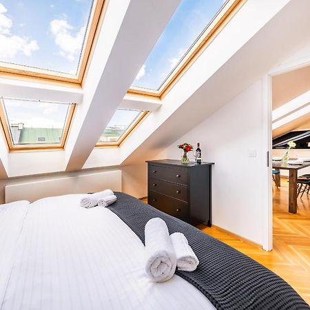 Luxurious Woodrow Wilson Apt In Prague Centre Exterior photo