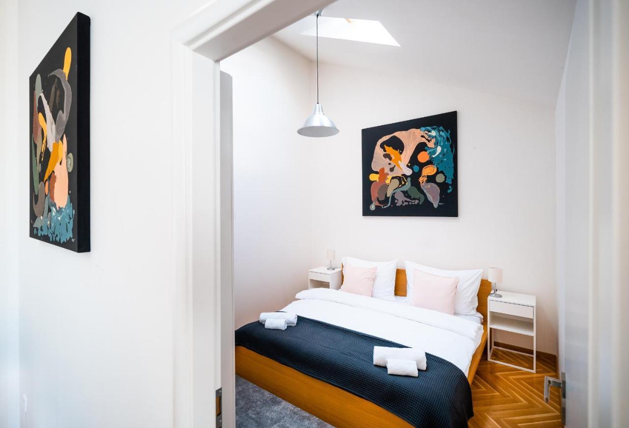 Luxurious Woodrow Wilson Apt In Prague Centre Exterior photo