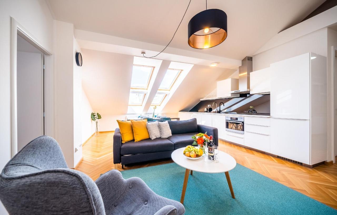 Luxurious Woodrow Wilson Apt In Prague Centre Exterior photo
