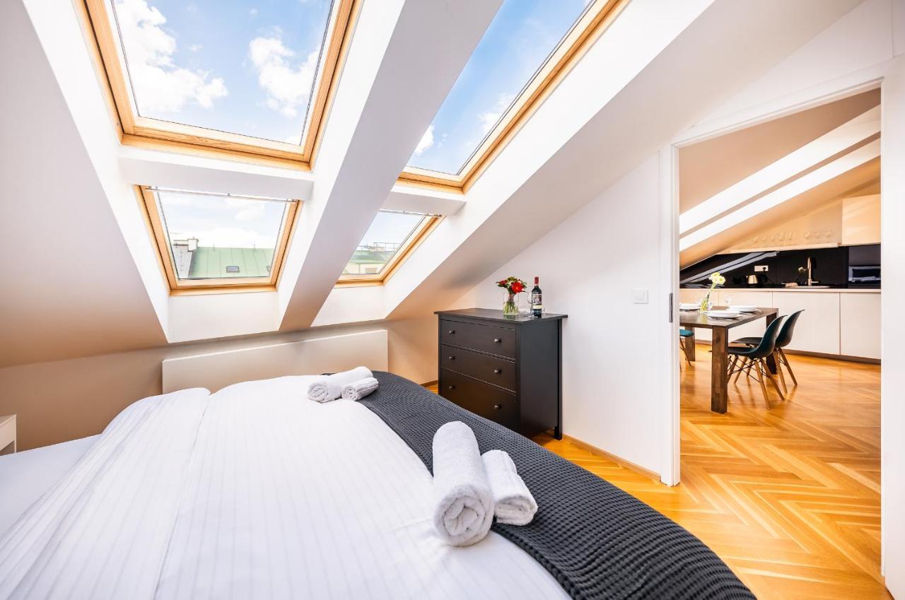 Luxurious Woodrow Wilson Apt In Prague Centre Exterior photo