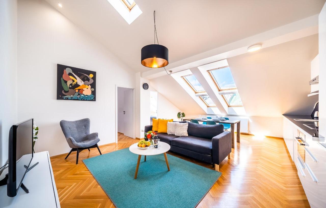 Luxurious Woodrow Wilson Apt In Prague Centre Exterior photo