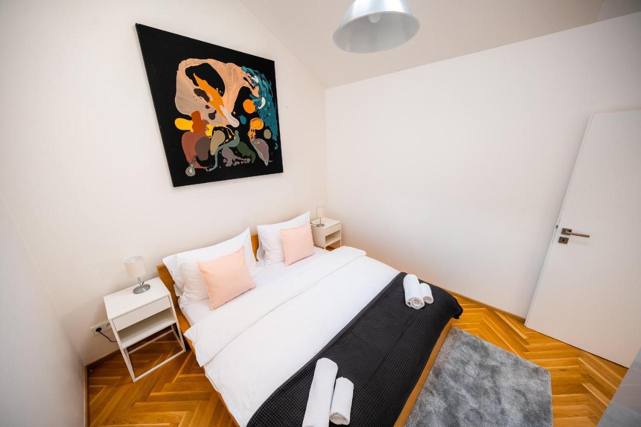 Luxurious Woodrow Wilson Apt In Prague Centre Exterior photo