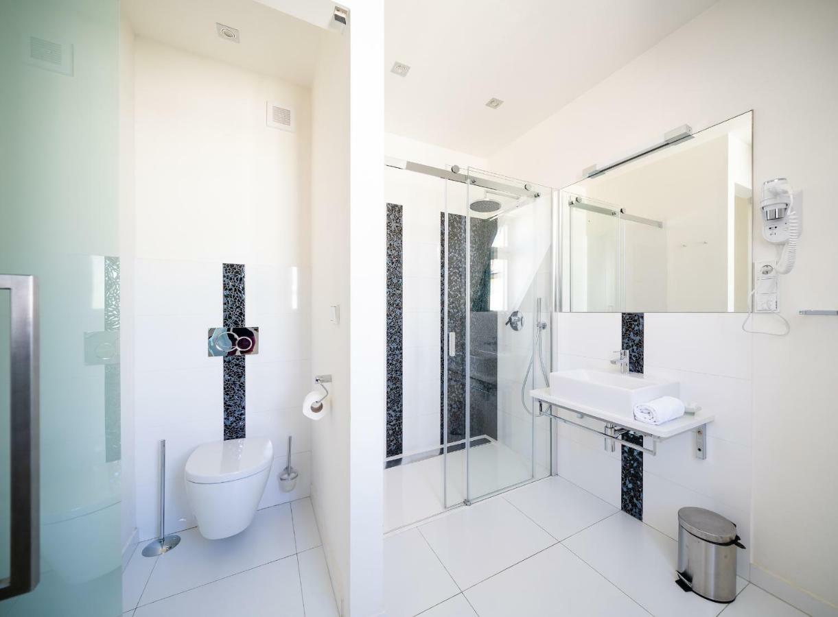 Luxurious Woodrow Wilson Apt In Prague Centre Exterior photo
