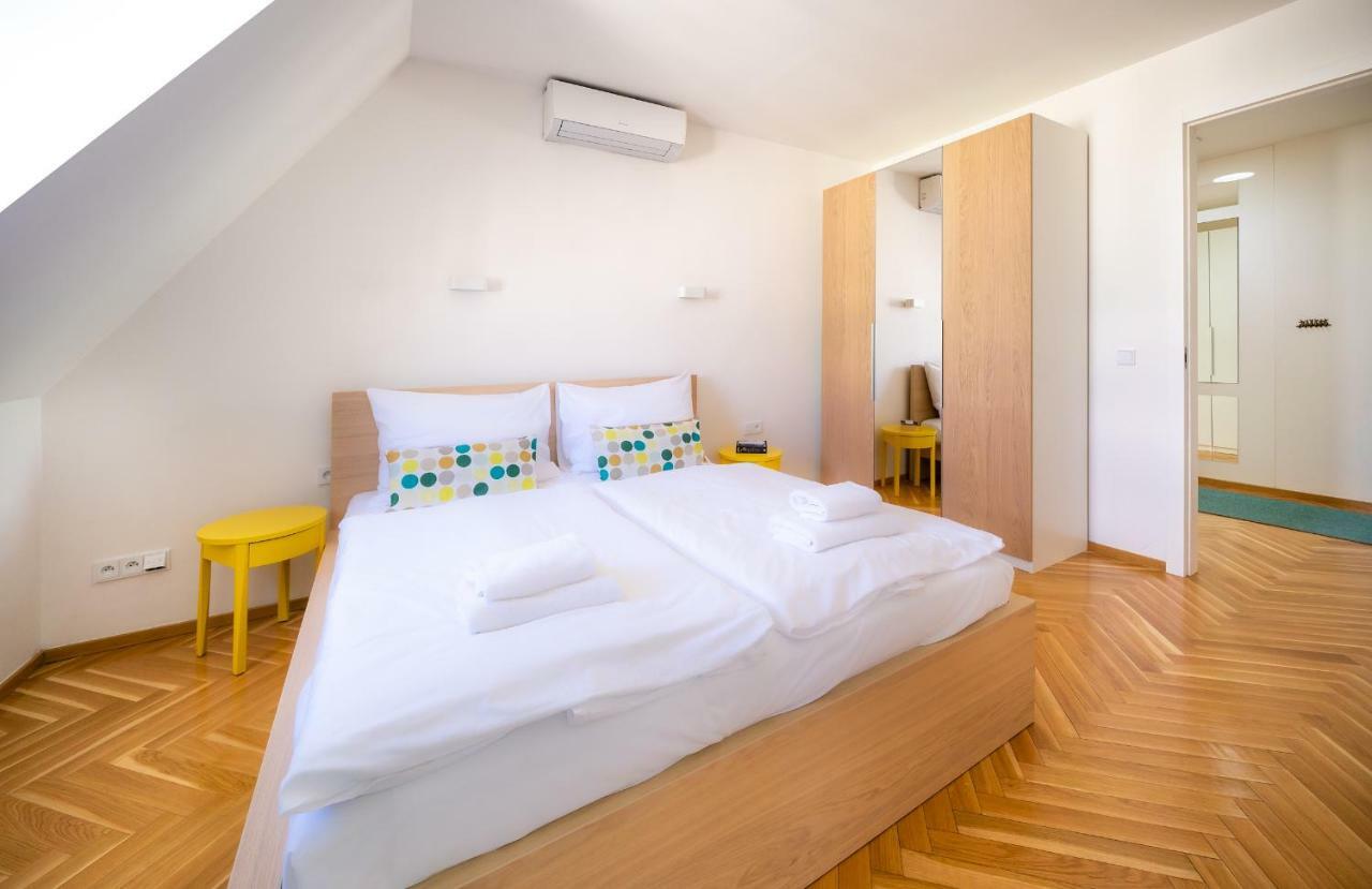 Luxurious Woodrow Wilson Apt In Prague Centre Exterior photo