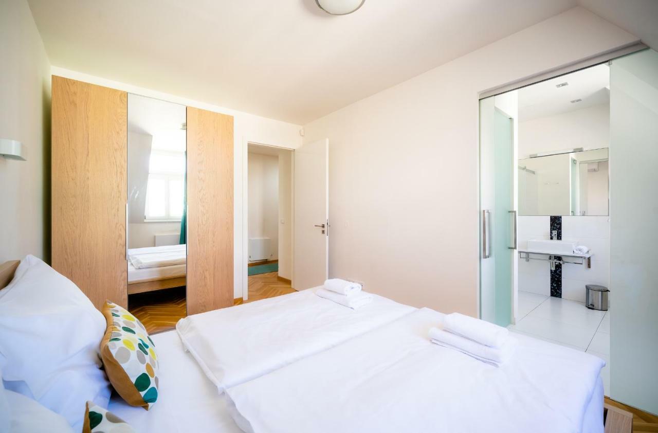 Luxurious Woodrow Wilson Apt In Prague Centre Exterior photo