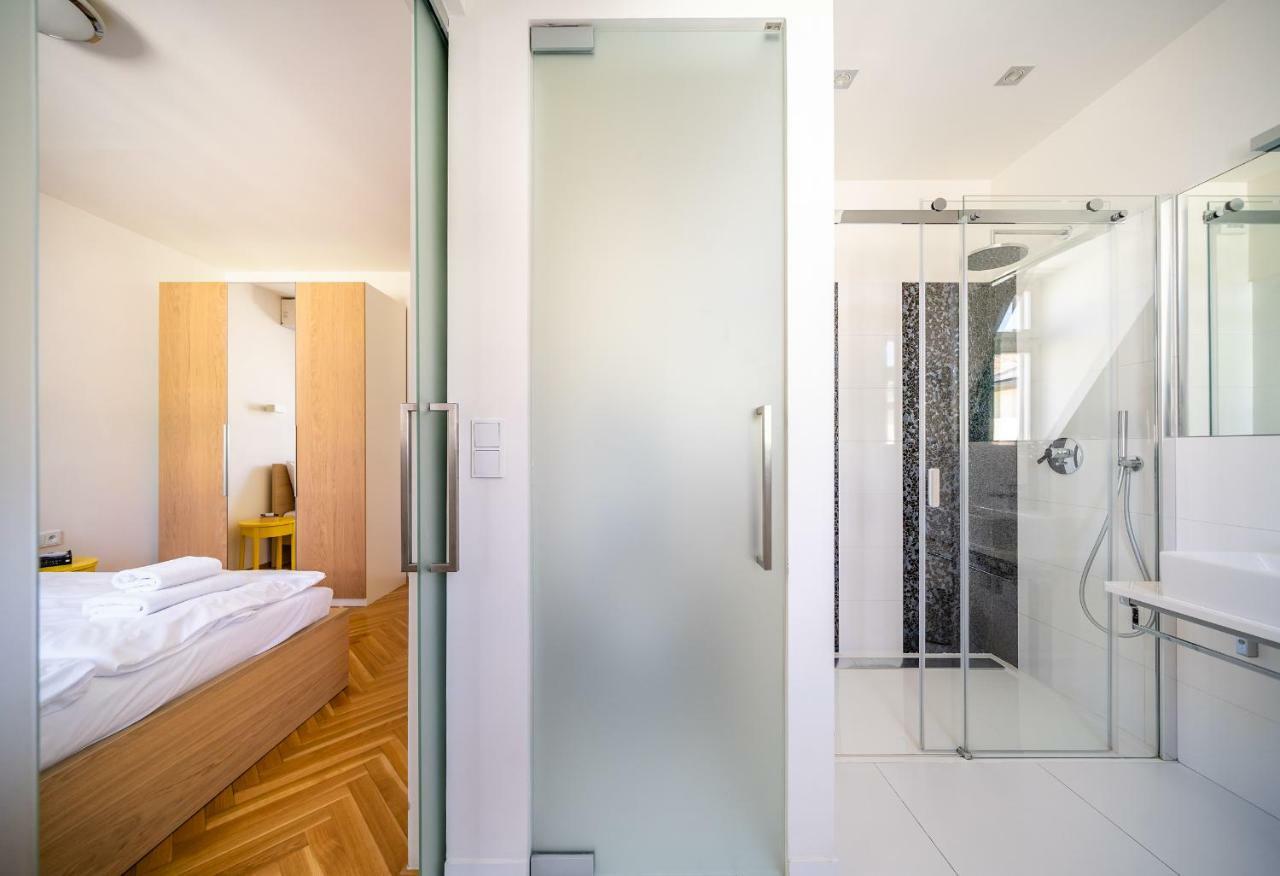 Luxurious Woodrow Wilson Apt In Prague Centre Exterior photo