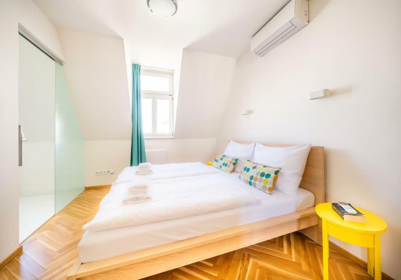 Luxurious Woodrow Wilson Apt In Prague Centre Exterior photo