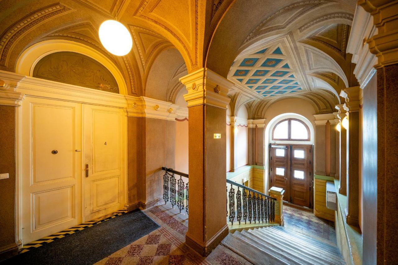 Luxurious Woodrow Wilson Apt In Prague Centre Exterior photo